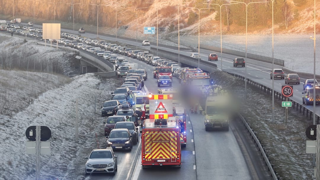 E18 stengt i Tønsberg etter alvorlig ulykke