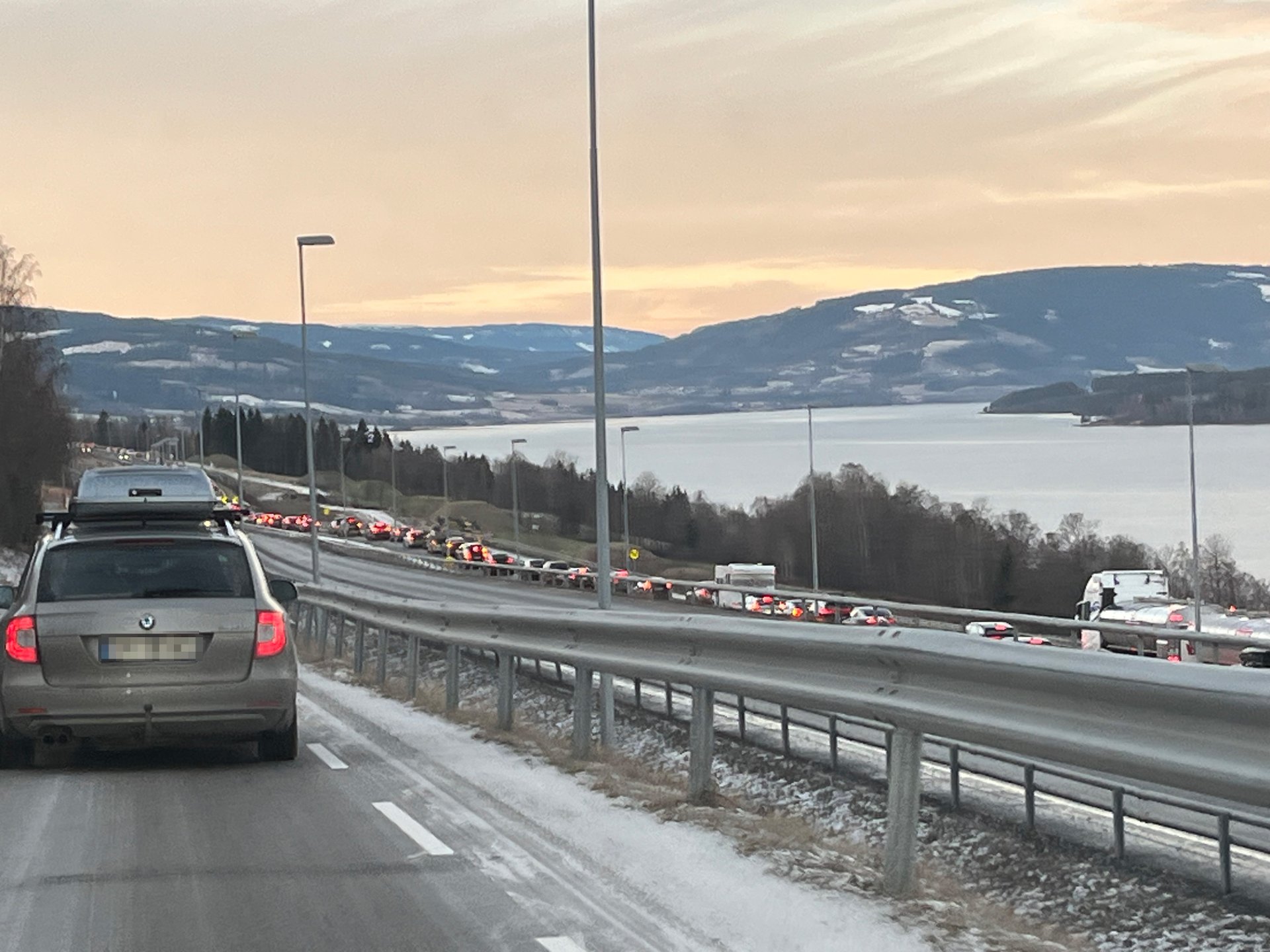 Bil fikk motorstopp på E6
