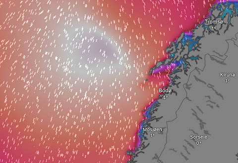 Garasje tatt av vinden på Helgeland