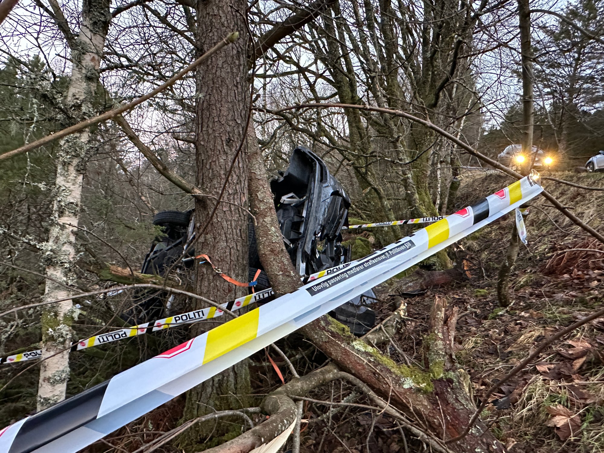 Fire 16-åringer til sykehus etter mopedbilulykke