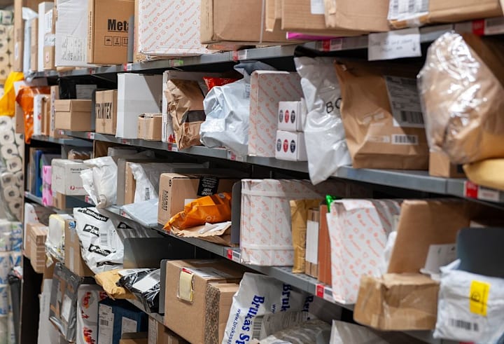 Over 111.000 pakker ligger fortsatt uhentet hos Posten