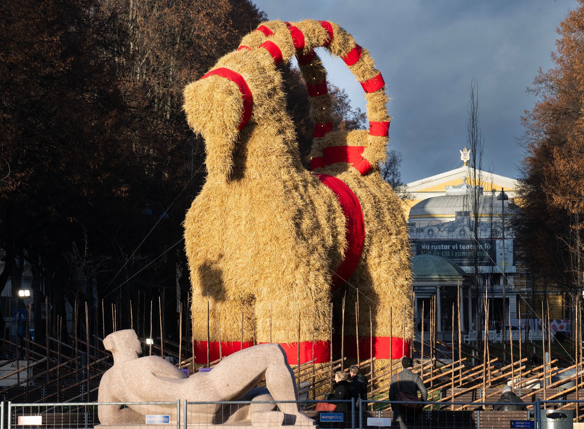 Stormen Johannes herjer i Sverige – Gävlebocken har veltet