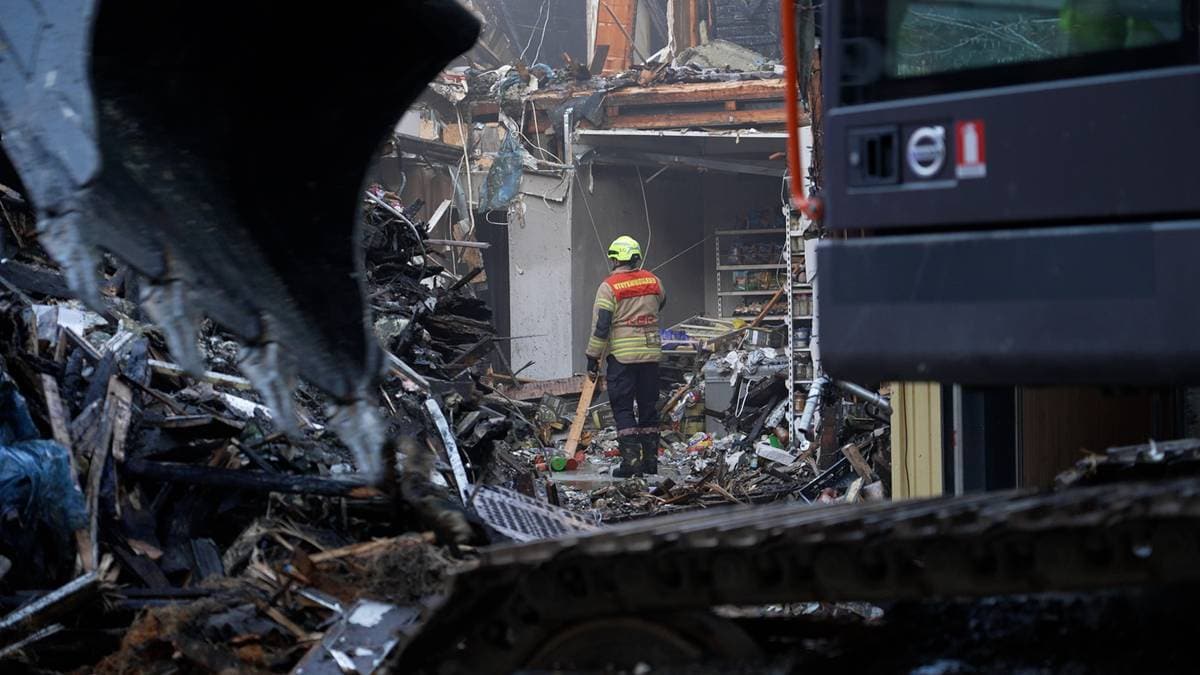 100 personer evakuert etter brann: – Det viktigste er at liv ikke har gått tapt