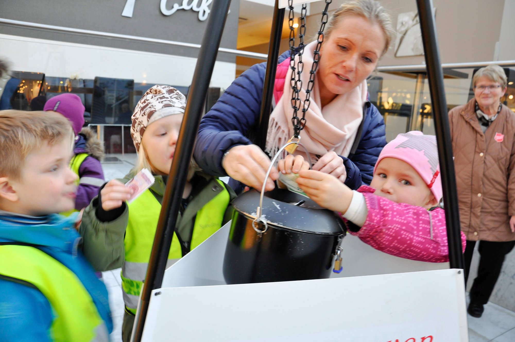 Dypdykk i arkivet: Se hvem som var i avisen for 10 år siden