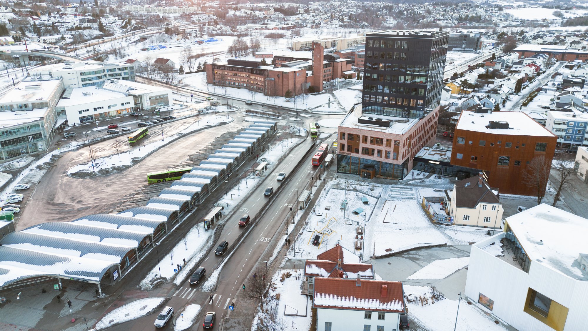 Drone over Lillestrøm. Kvartal 1. Lillestrøm rådhus. Lillestrøm bussterminal.
Foto: Lisbeth Lund Andresen