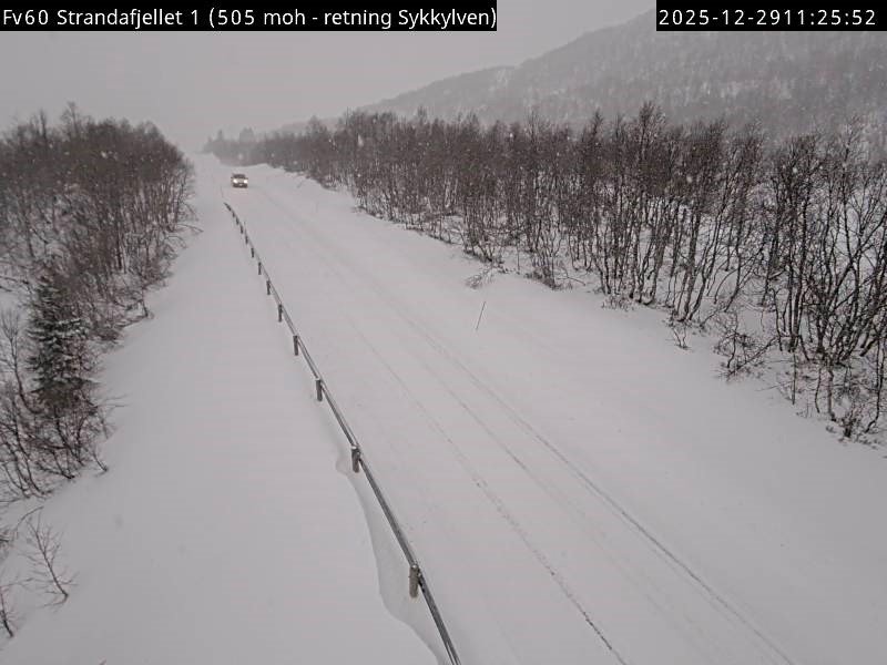 Flere uhell på glatte veier mandag: – Svært glatt