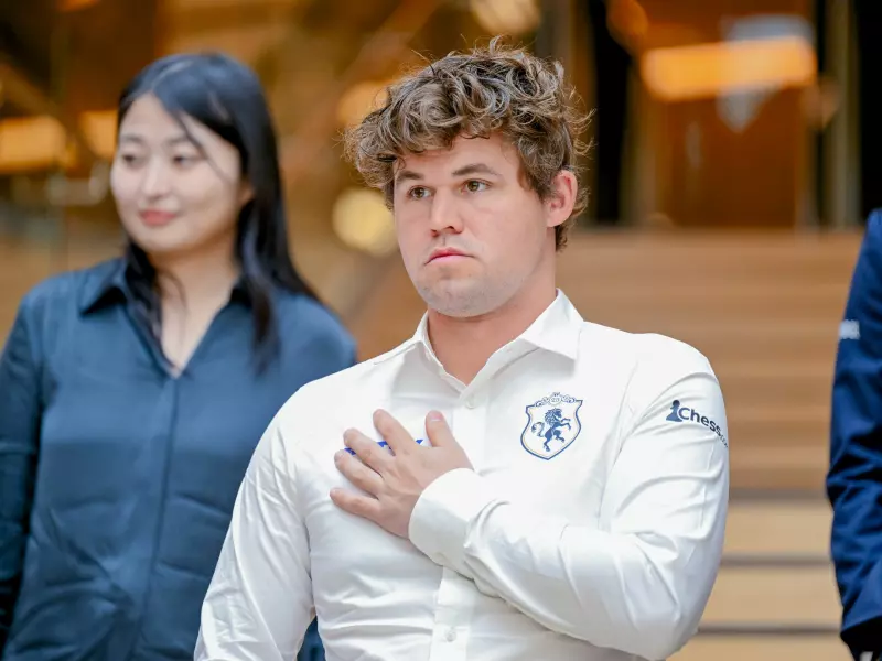 Selvkritisk Magnus Carlsen etter to remis i lynsjakk-VM: – Jeg sliter veldig med tempoet