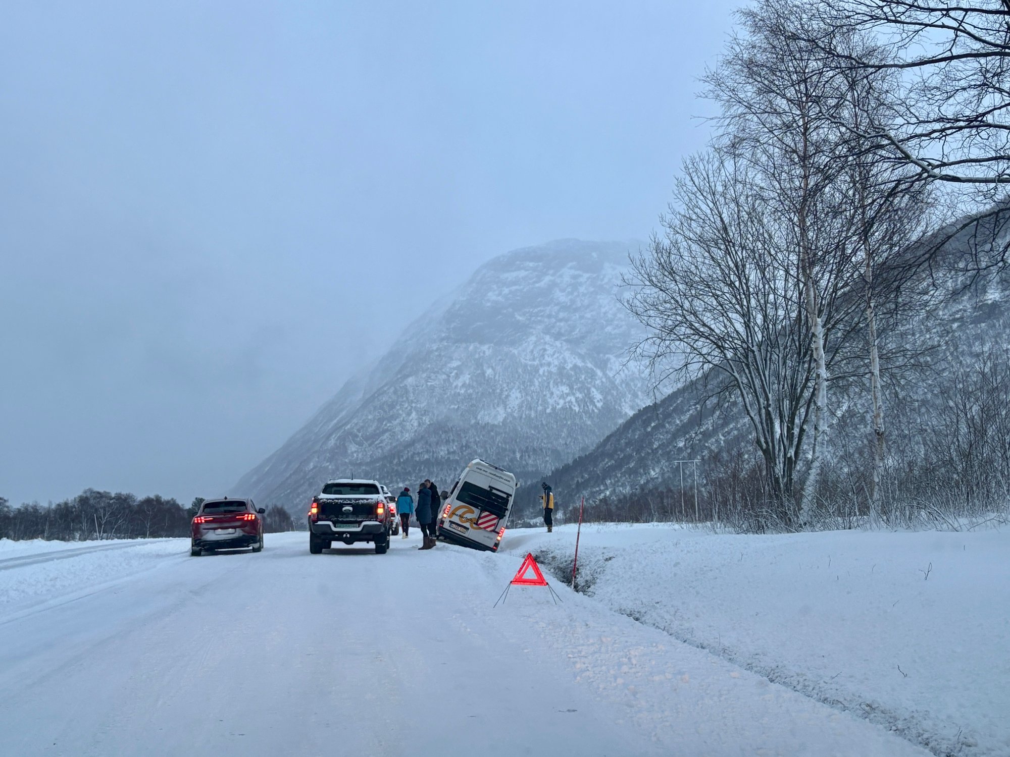 Bil har kjørt av veien