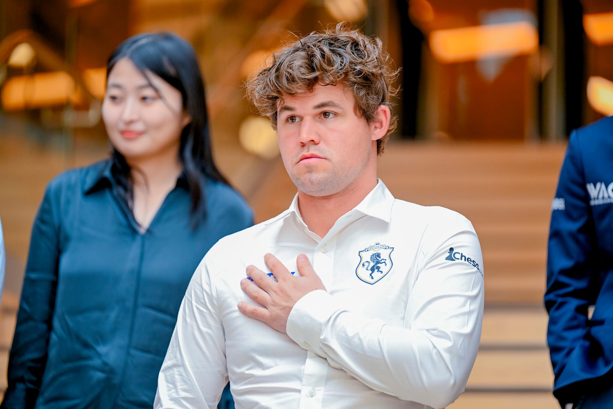 Carlsen mistet dronningen i gulvet - gikk på sitt første tap