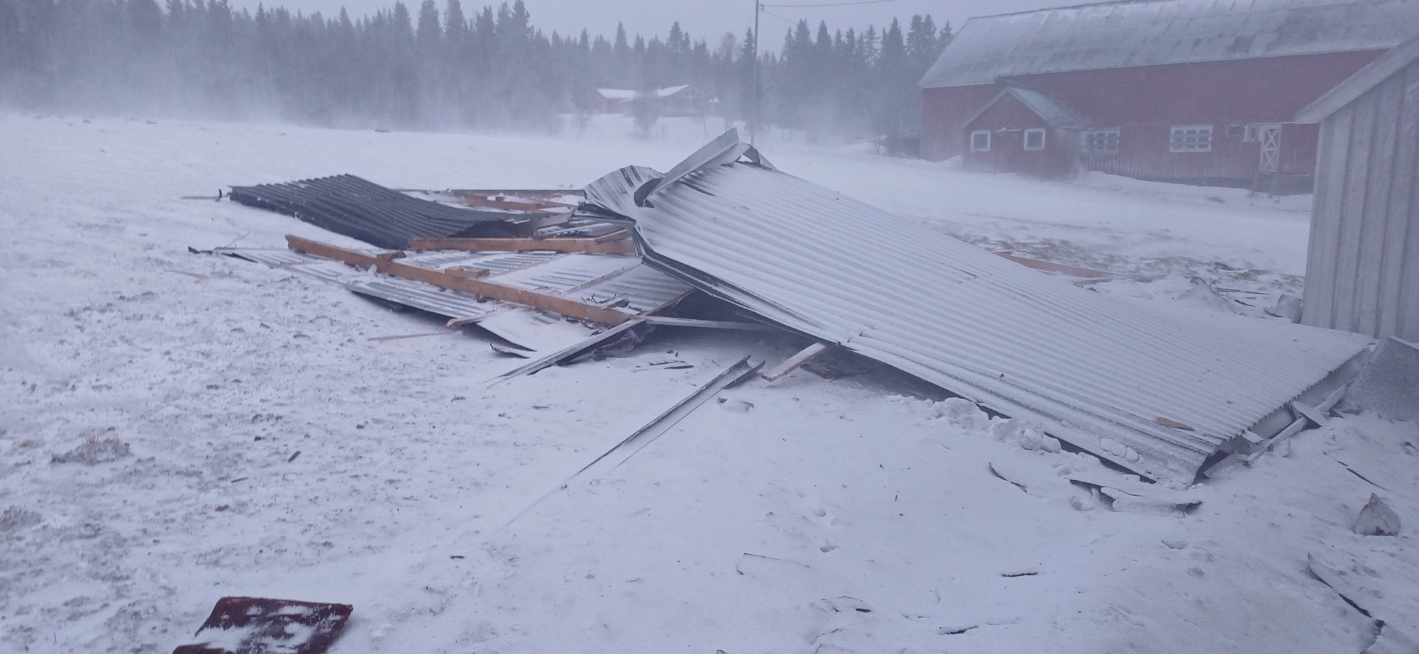Flere har levert skademeldinger etter stormen: – Konsekvensene er alvorlige for dem som er rammet