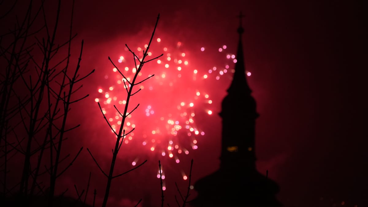 Ti personar fekk augeskadar av nyttårsfyrverkeri