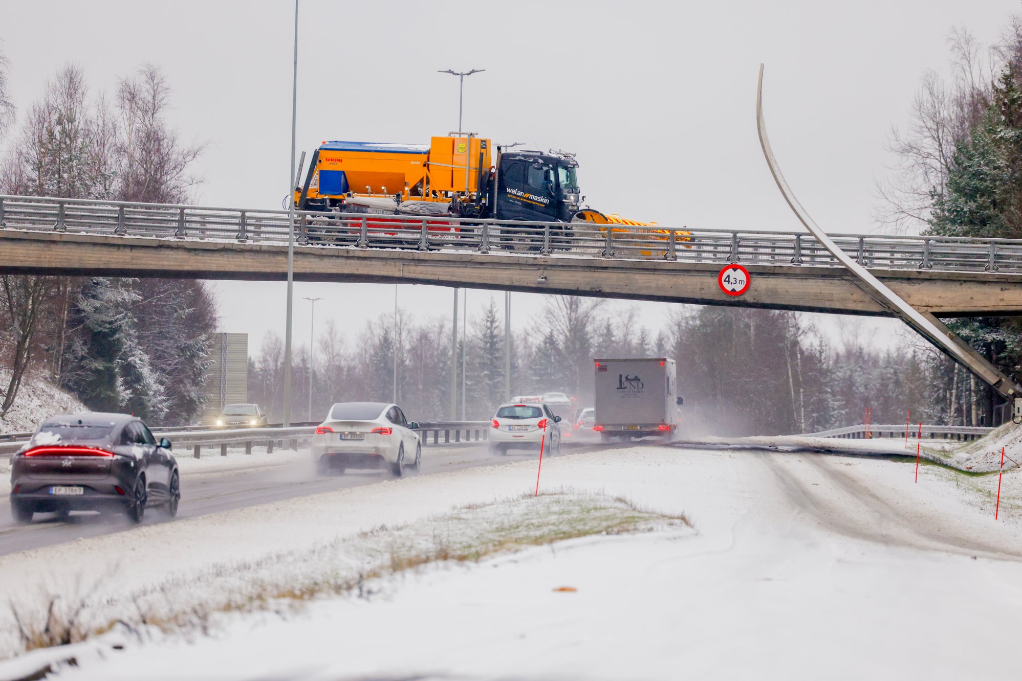 Mange duster i trafikken