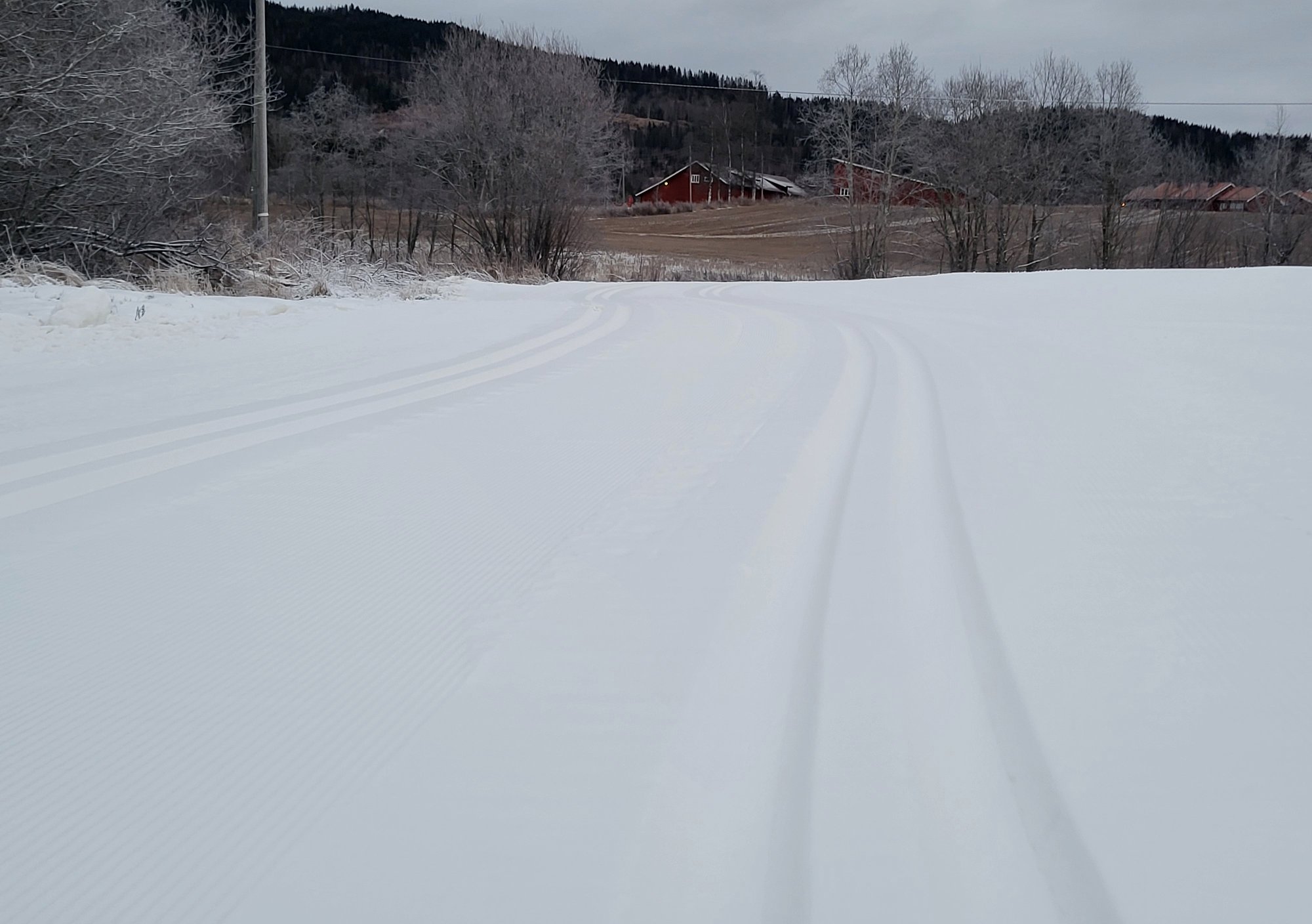 Første skitur er mulig – men ikke overalt: – Kommet 15 centimeter