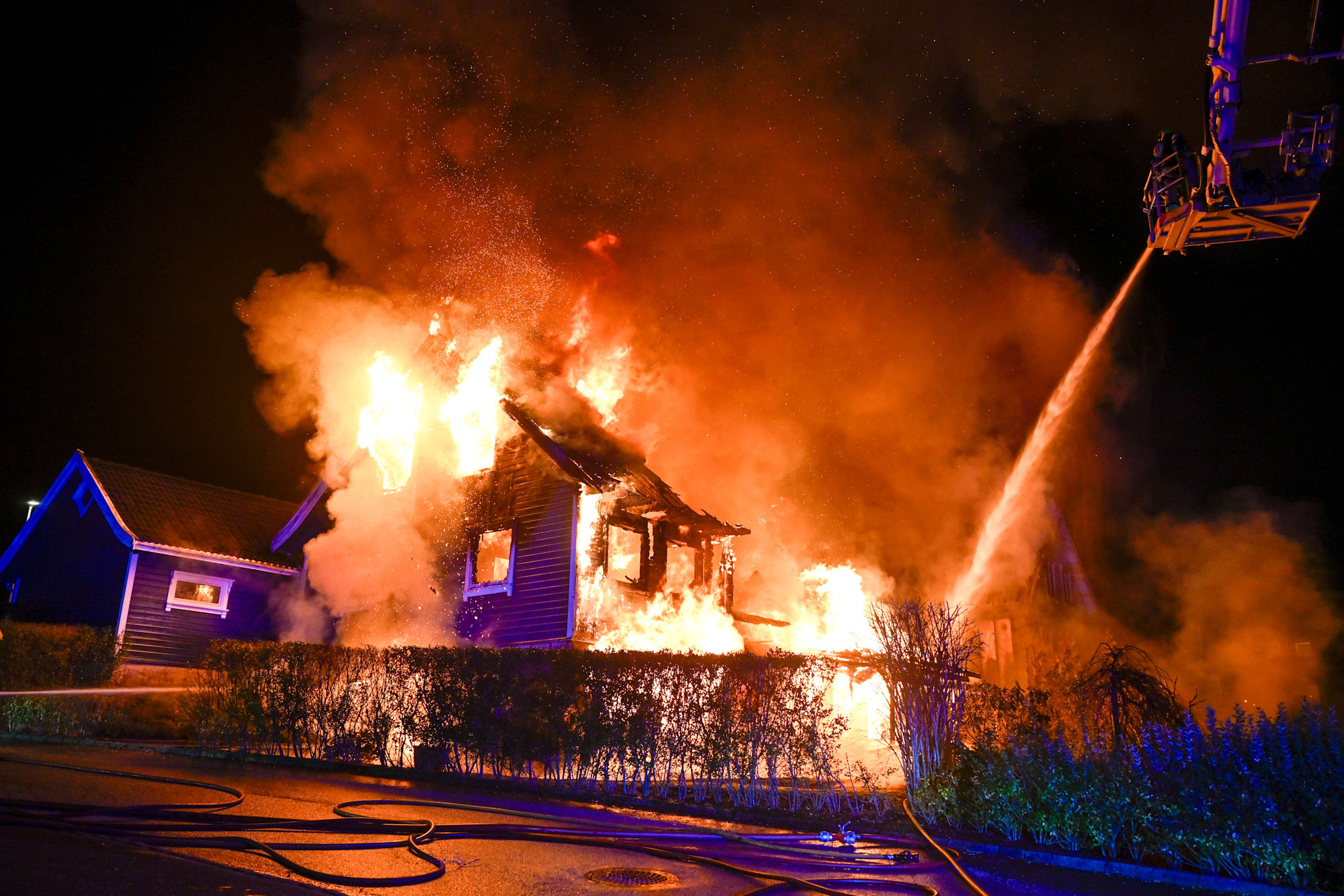 50 evakuert i Sandnes: - Dette er en eksplosiv brann