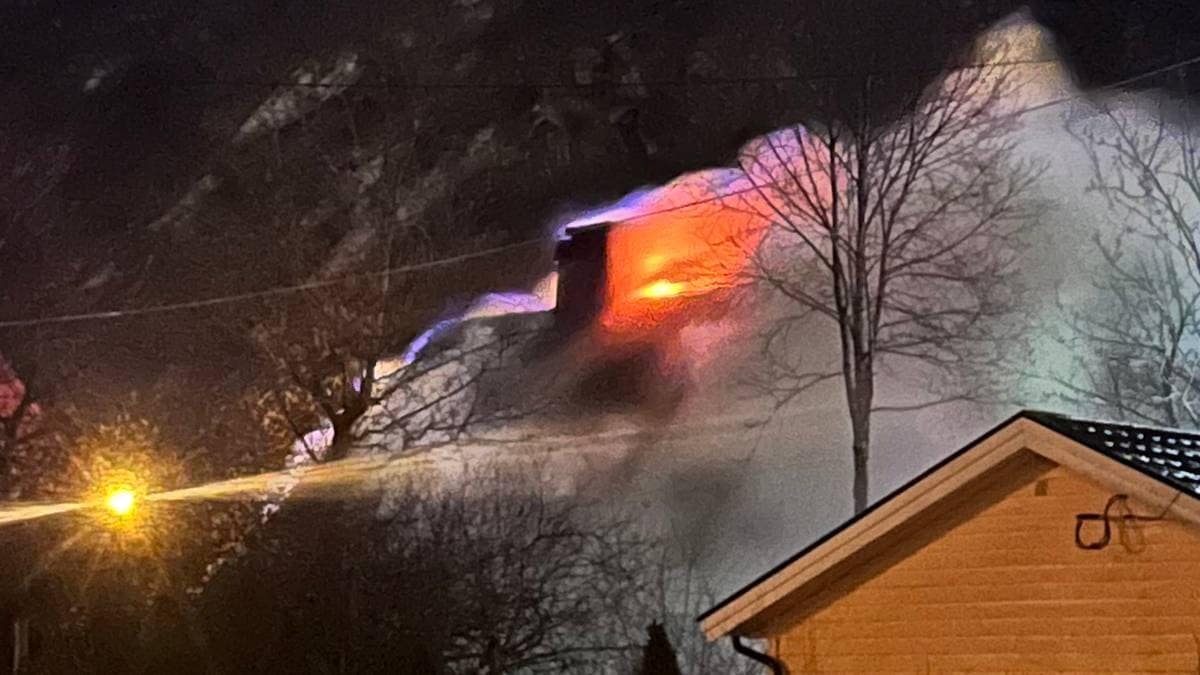 Fann fyrstikkeske ved overtent hus – politiet ber om tips