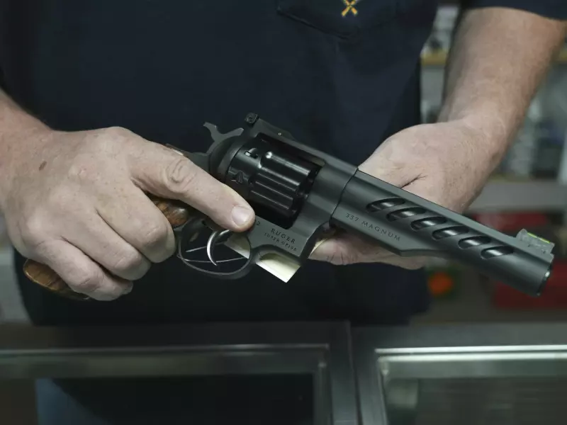 Domstol: Californias forbud mot å bære skytevåpen åpent er grunnlovsstridig