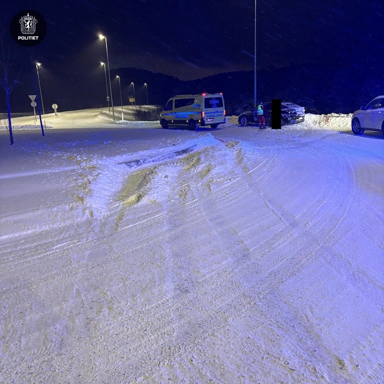 Trafikkulykke på E6: – Barn til legevakten