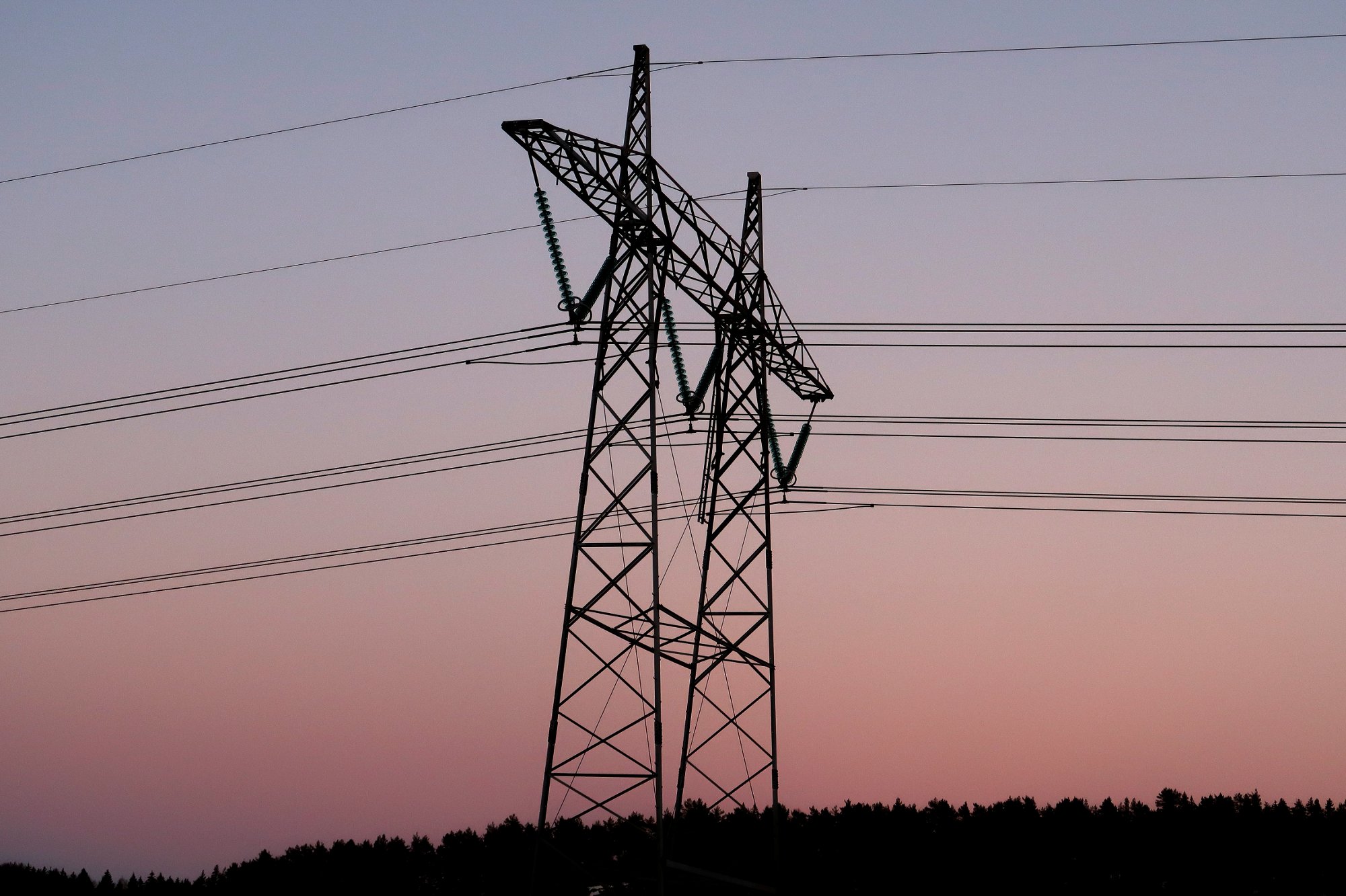 Oslo 20250201. 
Strømmaster på Klemetsrud i Oslo.
Foto: Erik Flaaris Johansen / NTB