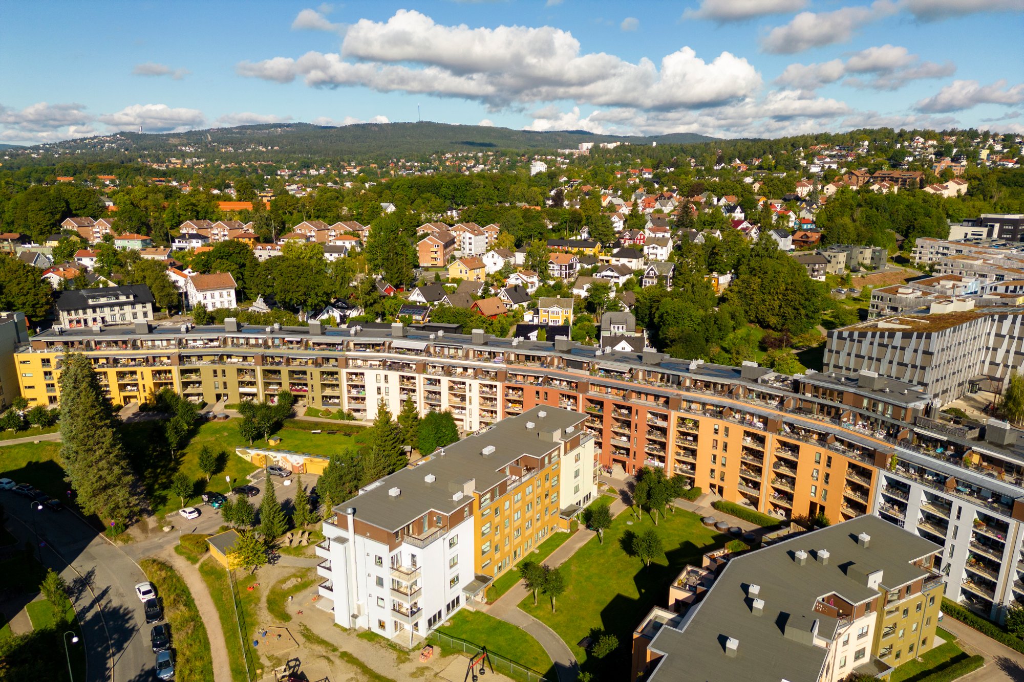 Oslo 20220905. 
Boligprisene steg med 1,9 prosent i august.
Dronebilde fra Bjølsen i Oslo.

Illustrasjonsfoto: bolig, boliger, leilighet, leiligheter, bygård, bygårder.
Foto: Håkon Mosvold Larsen / NTB