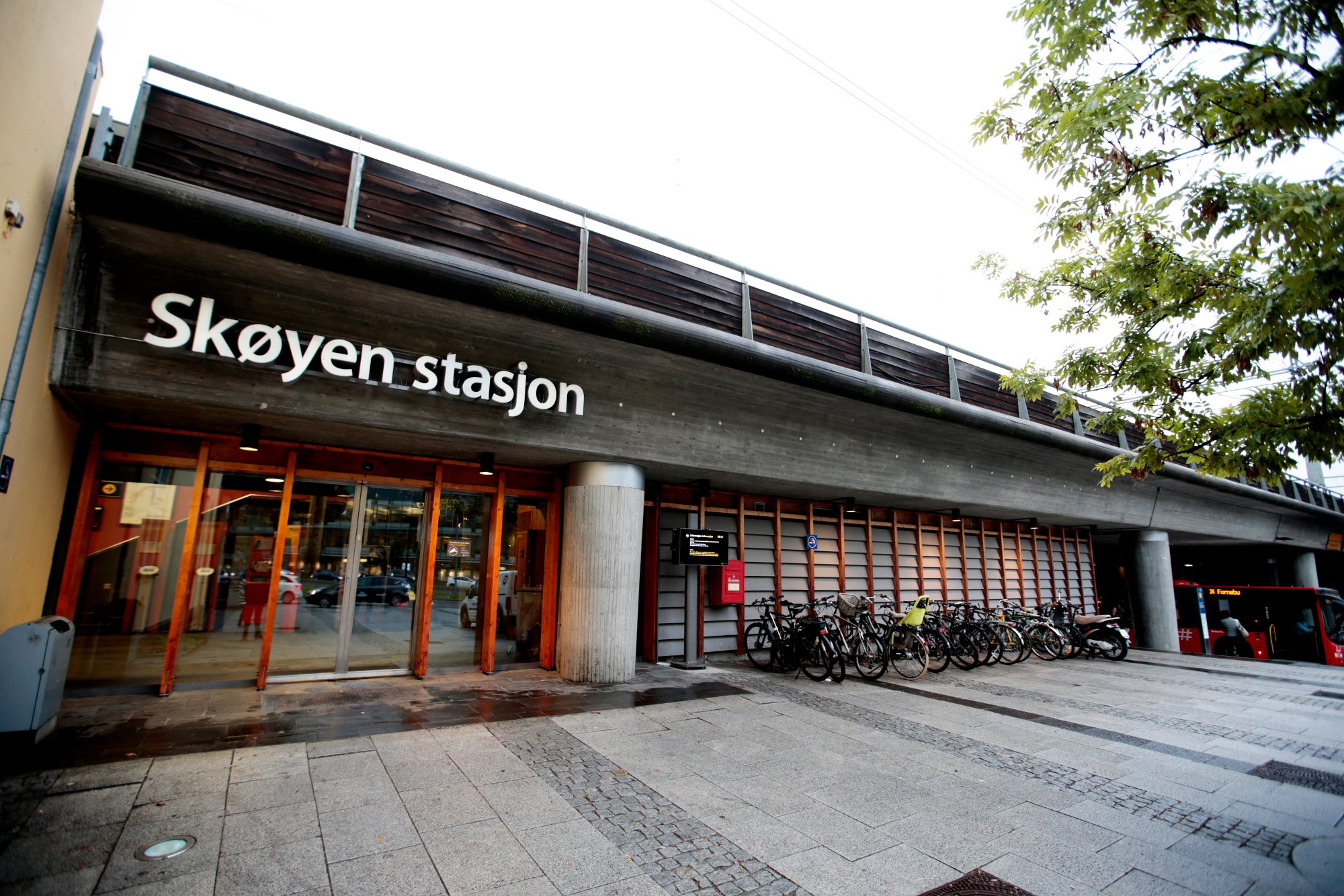 Oslo  20160929.
Nesten 150 tog innstilt som følge av at 71 lokførere er tatt ut i streik torsdag morgen. På Skøyen stasjon går alt rolig for seg.
Foto: Lise Åserud / NTB