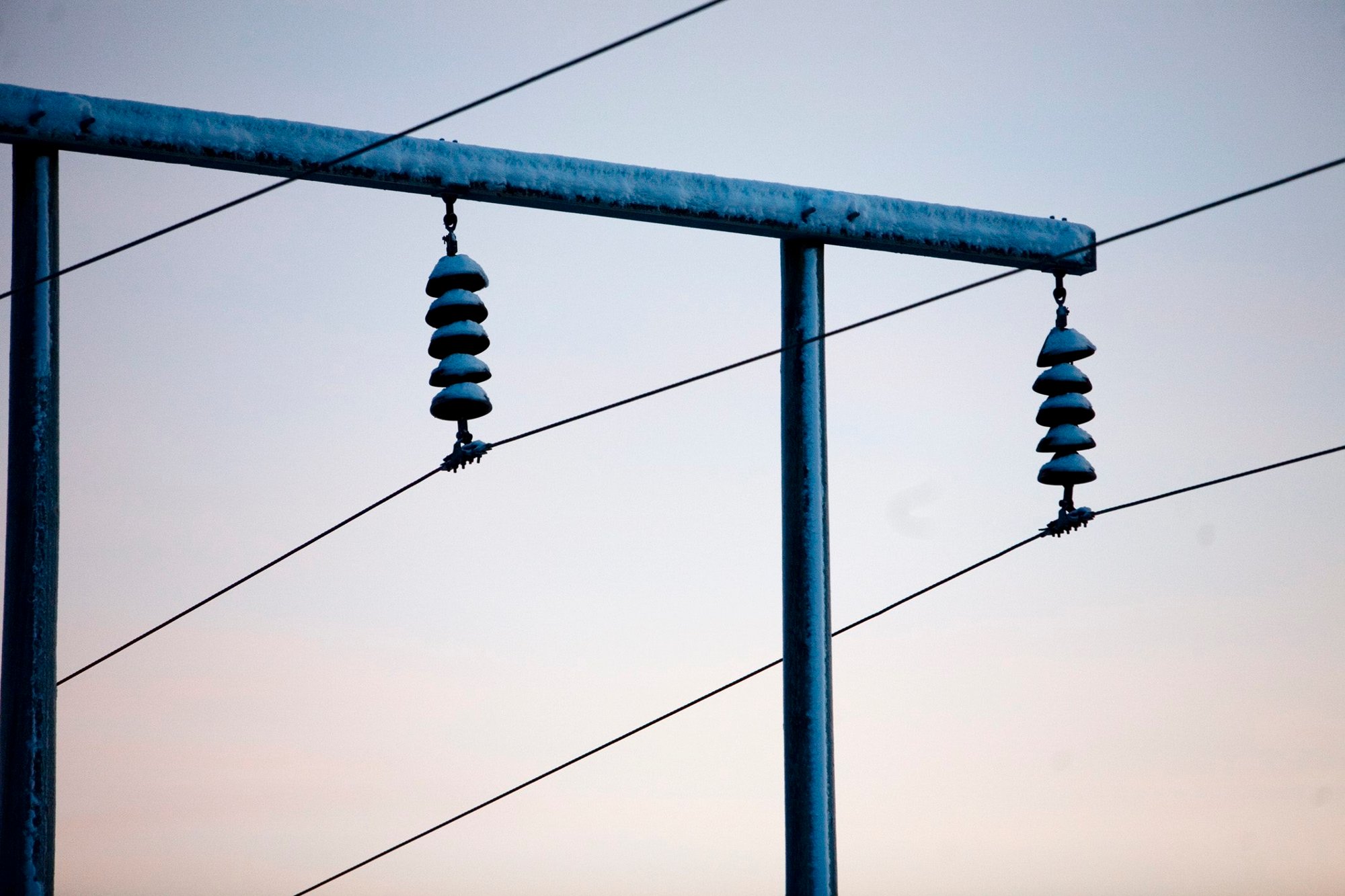 DYRT: Narvik er billigst, mens en kunde i Tysfjord og Hamarøy må beetale mest for å få strømmen til døra.   $RETURN$$RETURN$$RETURN$LAVERE STRØMPRIS, men samme nettleie.