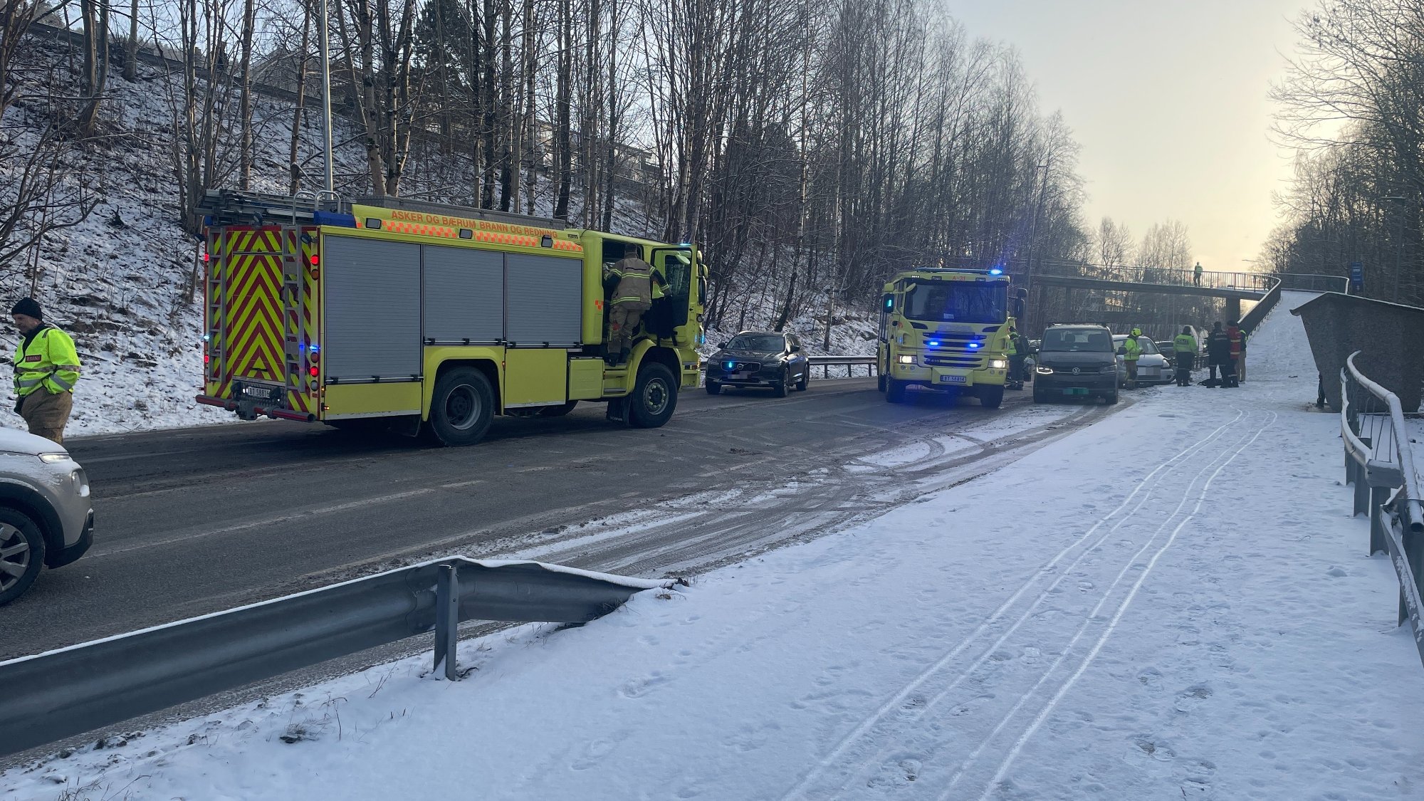 – Bil har kjørt av veien