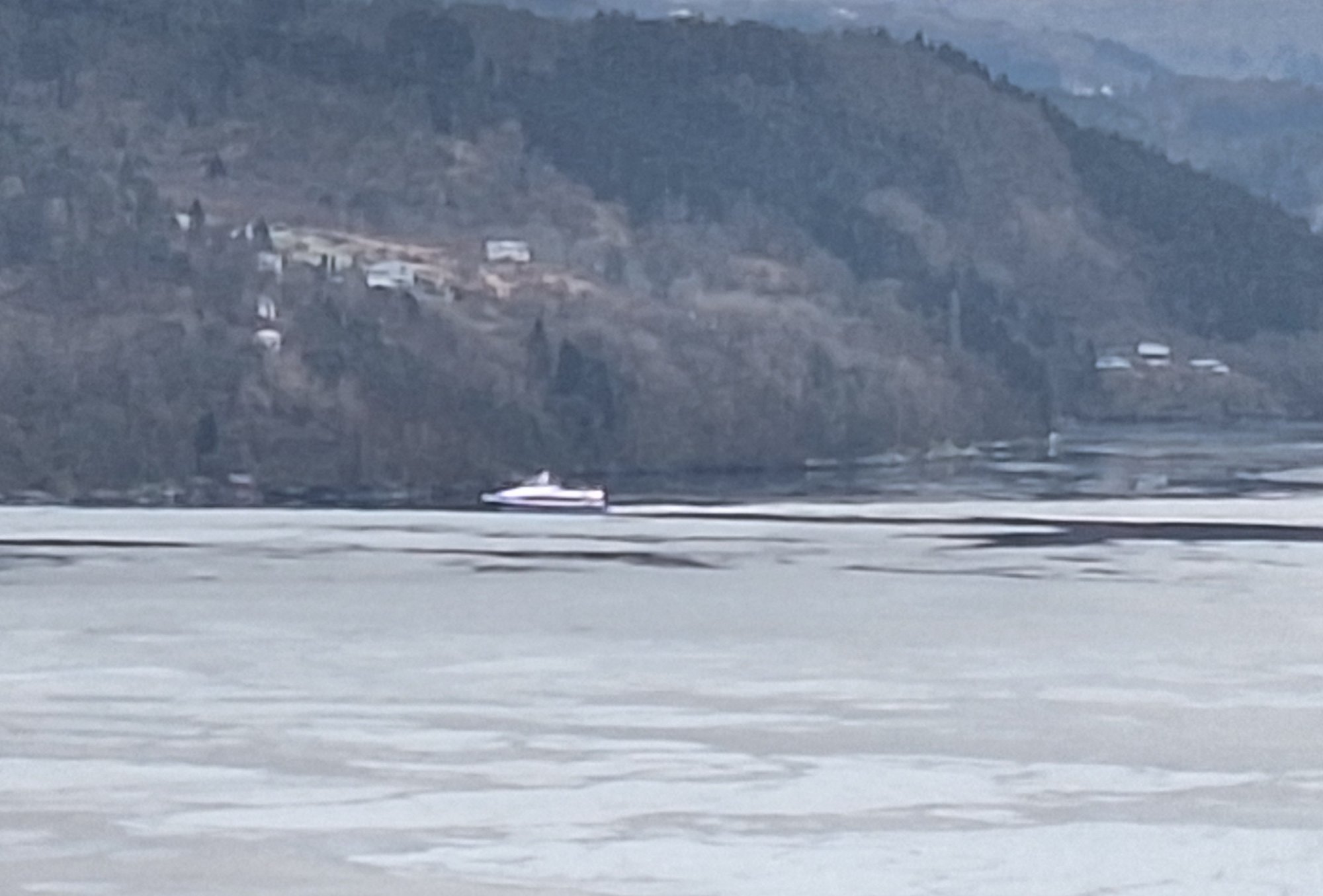 Vinteren slo til – turistbåtar måtte snu