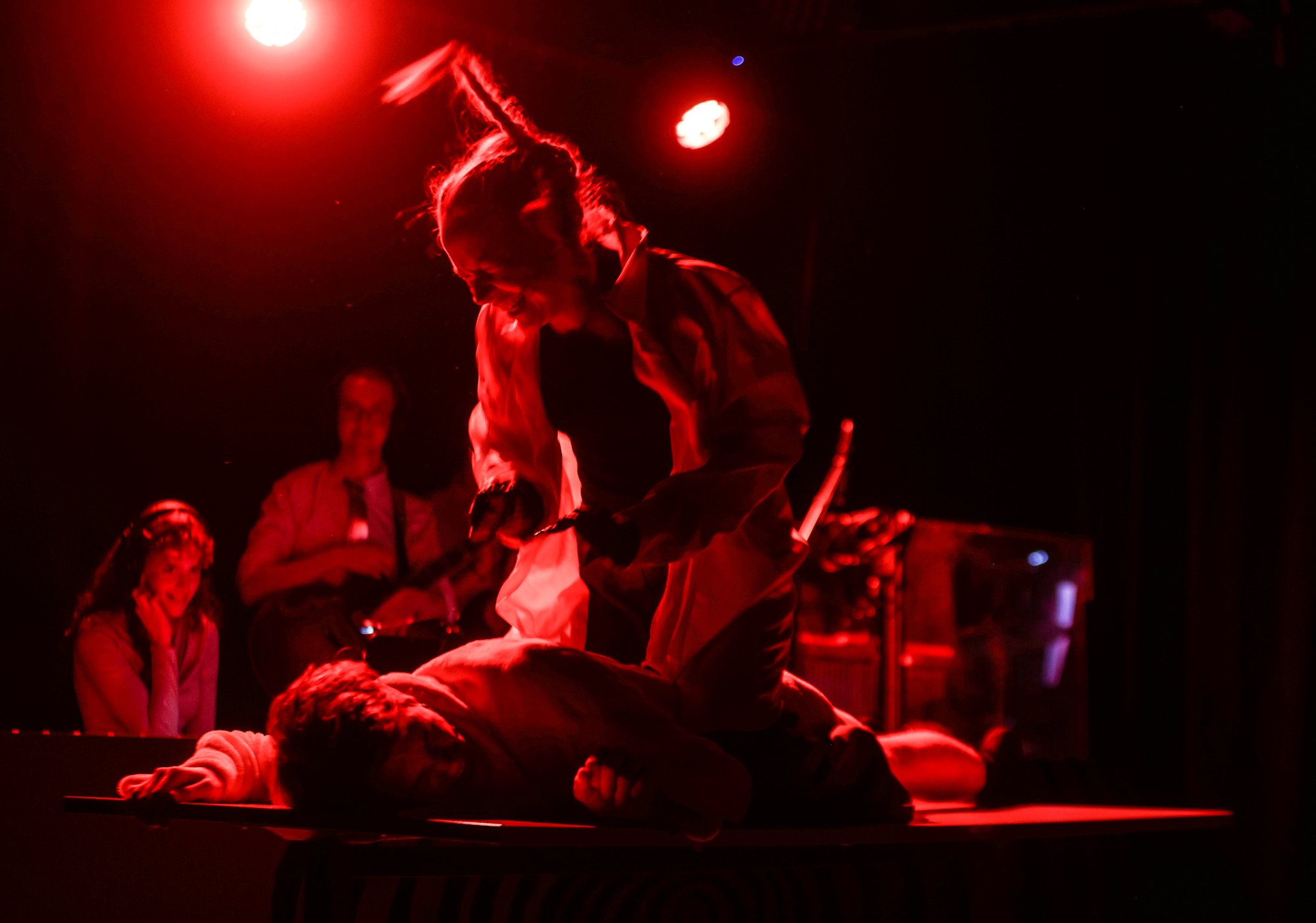 Det gikk tøft for seg på massasjebenken.