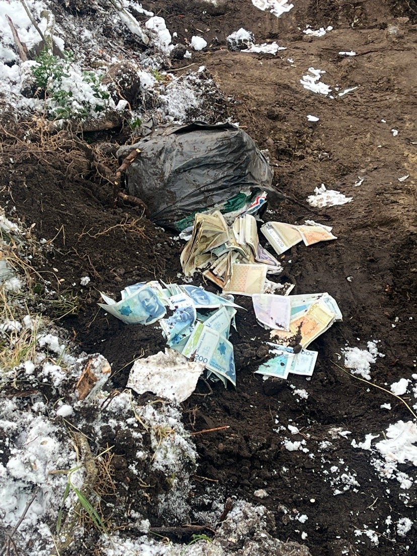 Fant en hel sekk penger i Oalsgata