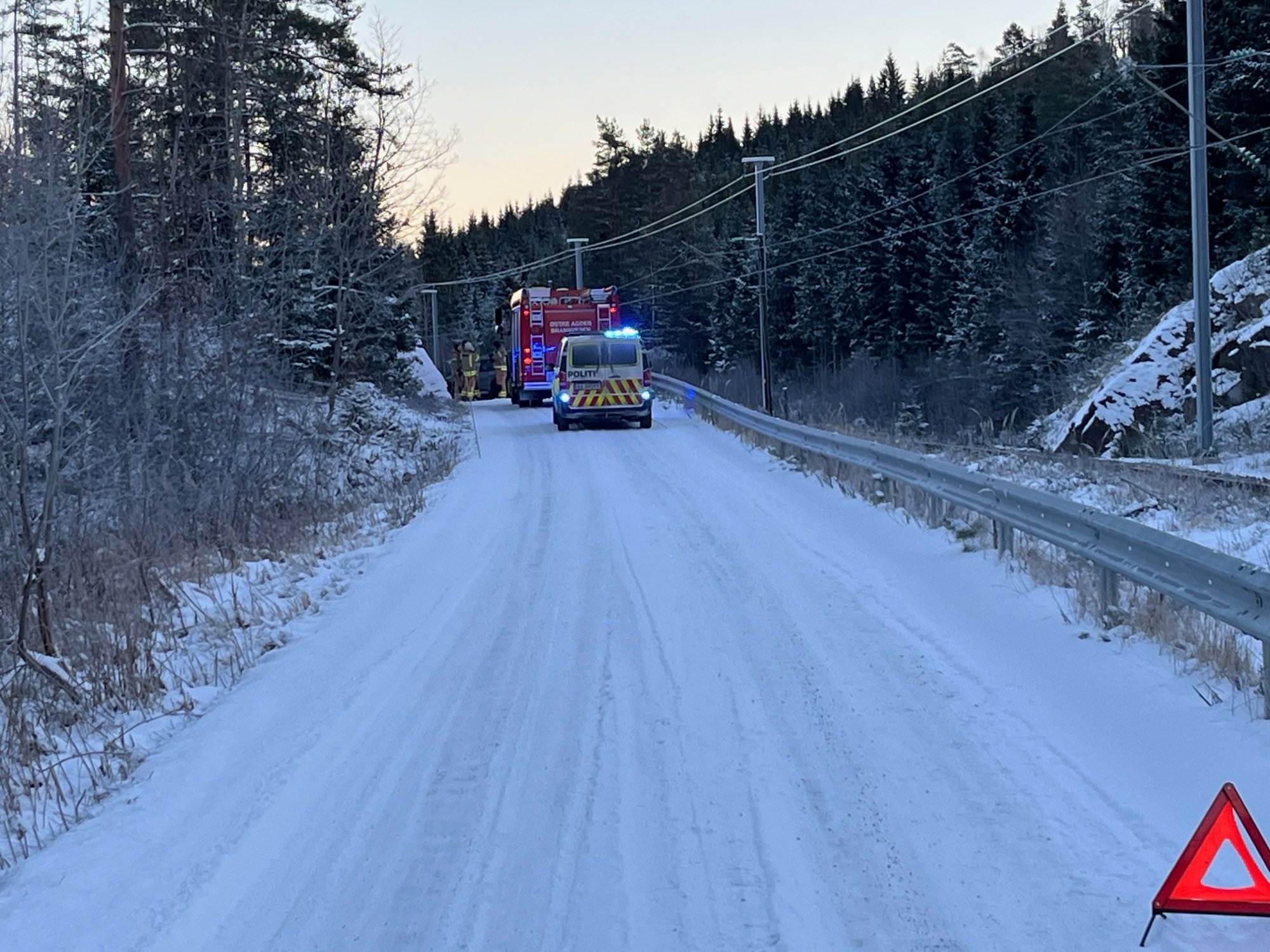 Tre til sykehus etter trafikkulykke