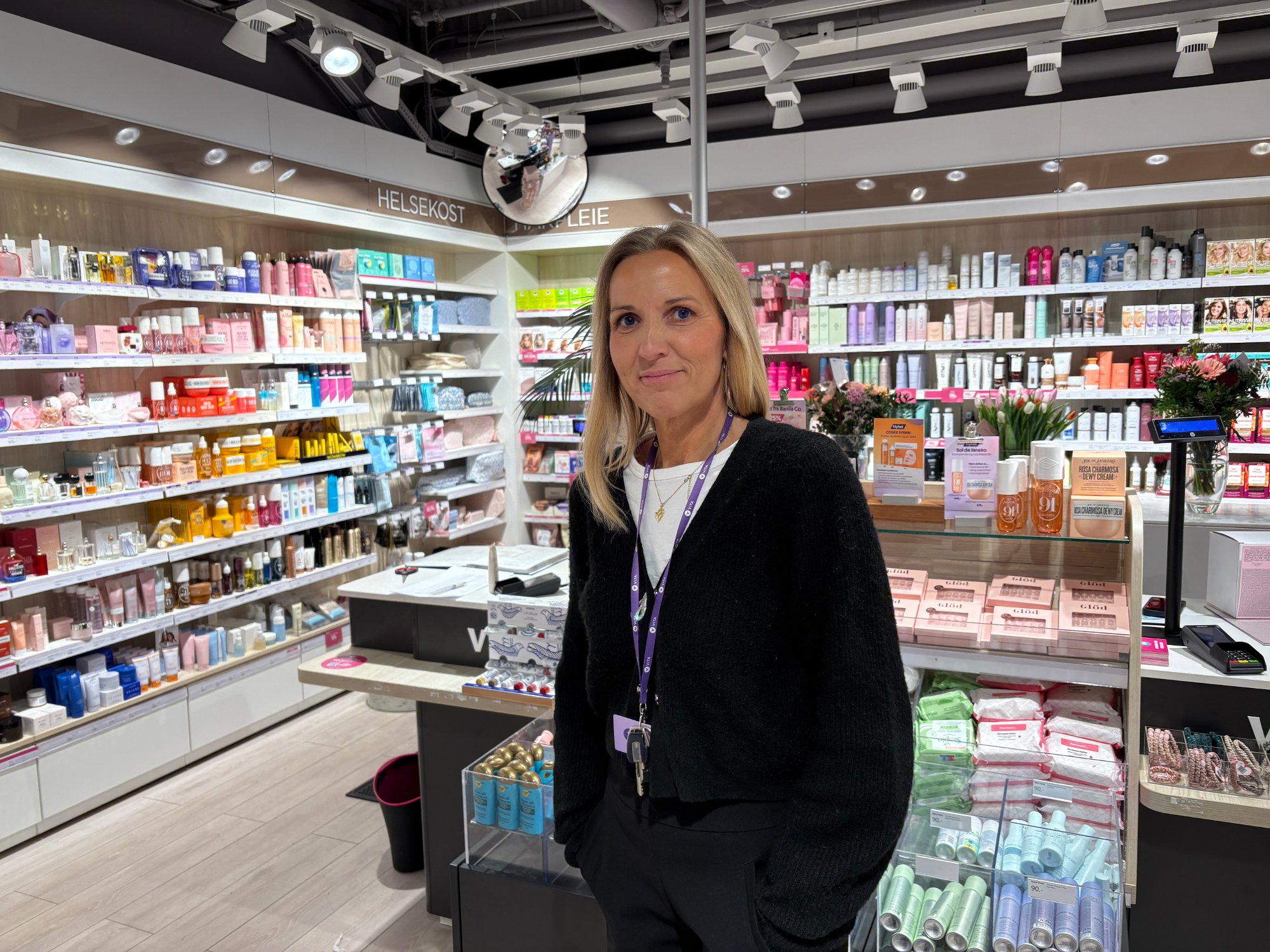 Flytta fra Notodden for å ta over butikken: – Jeg har to voksne barn, så det er nå jeg kan satse