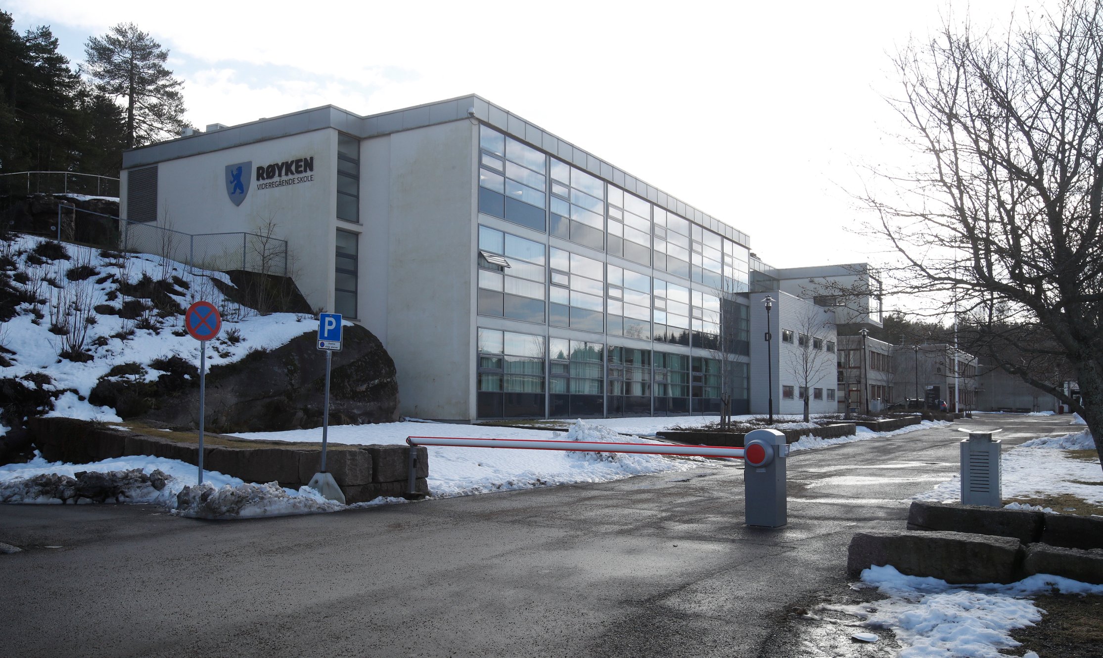 Rykket ut til slåsskamp på skole