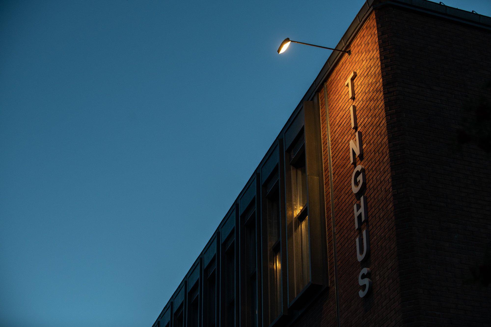 Ung gutt dømt: Stjal og krasjet pizzabil i hasjrus