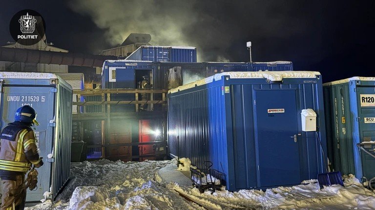 Brann ved Elkem-fabrikk i Nordland