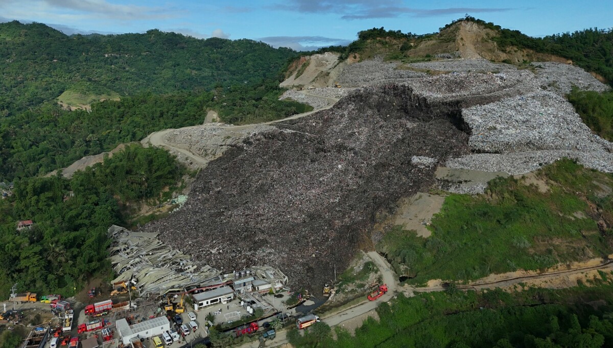 En død og 38 savnet etter søppelfylling-kollaps