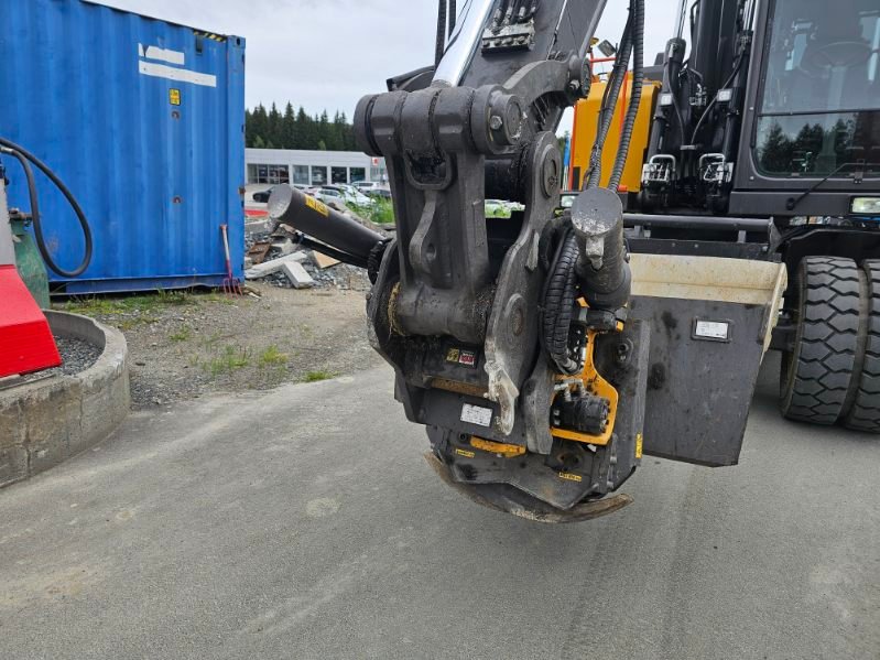 GPS: Gravemaskinen ble til slutt funnet på en gård på Eina. GPS-en som var i gravemaskinen er enda ikke funnet.