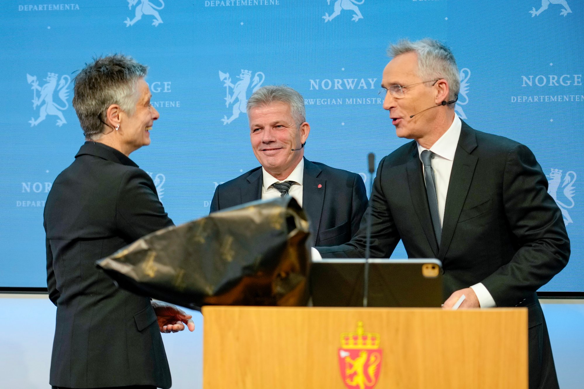 Stoltenberg med distrikts-bombe