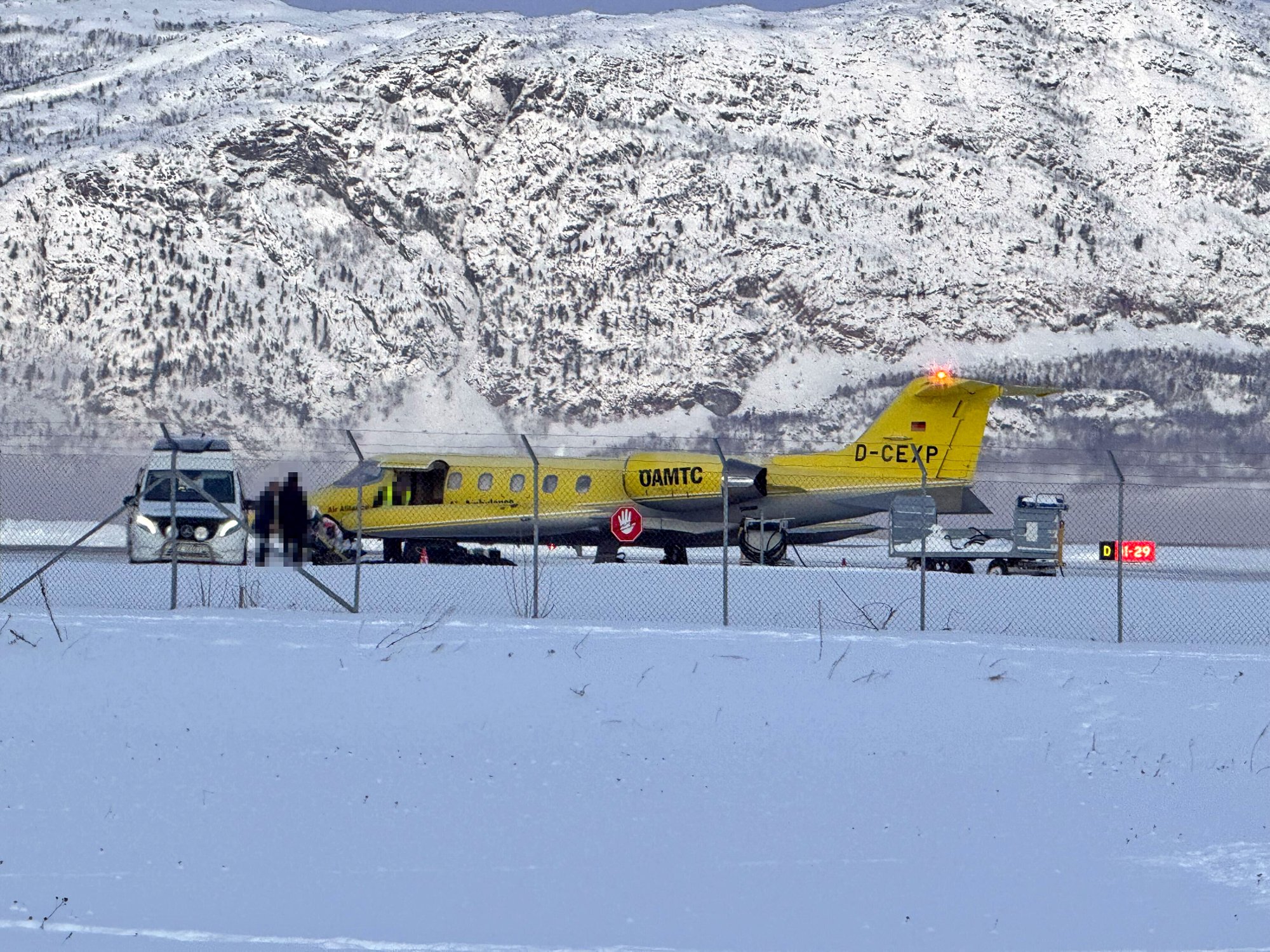 Utenlandsk ambulansefly på Alta lufthavn i helgen