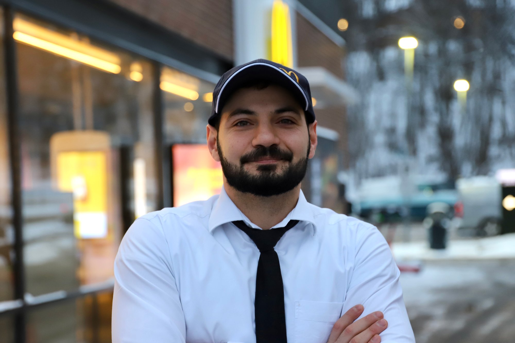 Tusenvis spiser her ukentlig. Nå har 30-åringen blitt sjef: – Kan være krevende