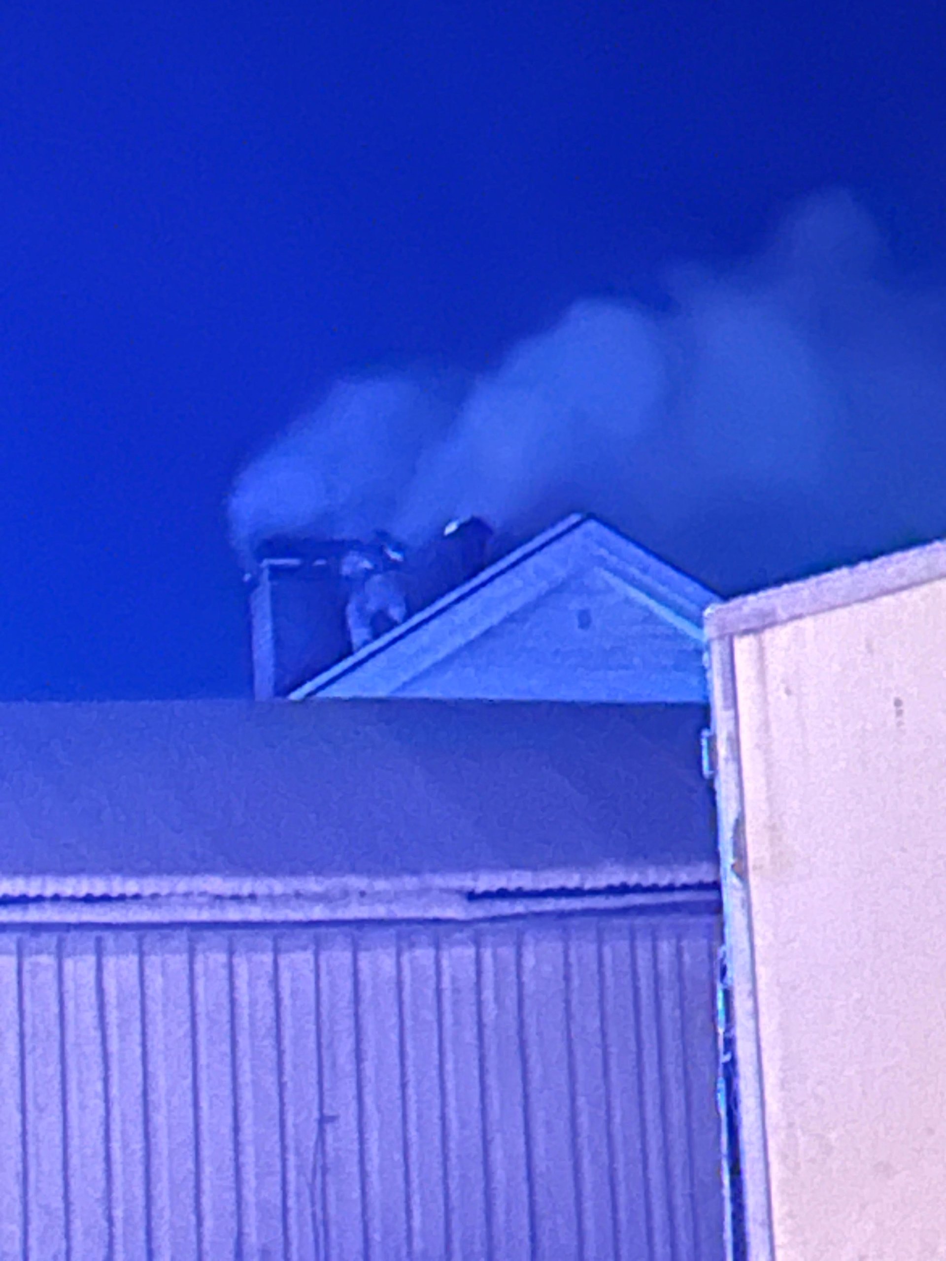 Rykket ut til pipebrann