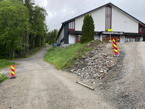 Da offeret for honningfellen flyktet fra stedet, ble han slått i bakken og omringet