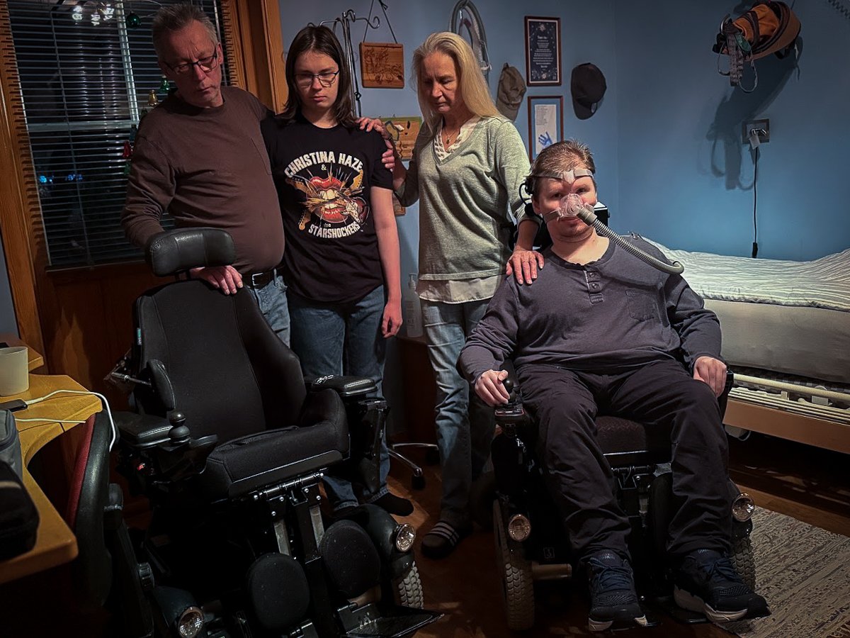 John Eyvind (28) døde på sykehuset – mens mor tok imot bror på akutten