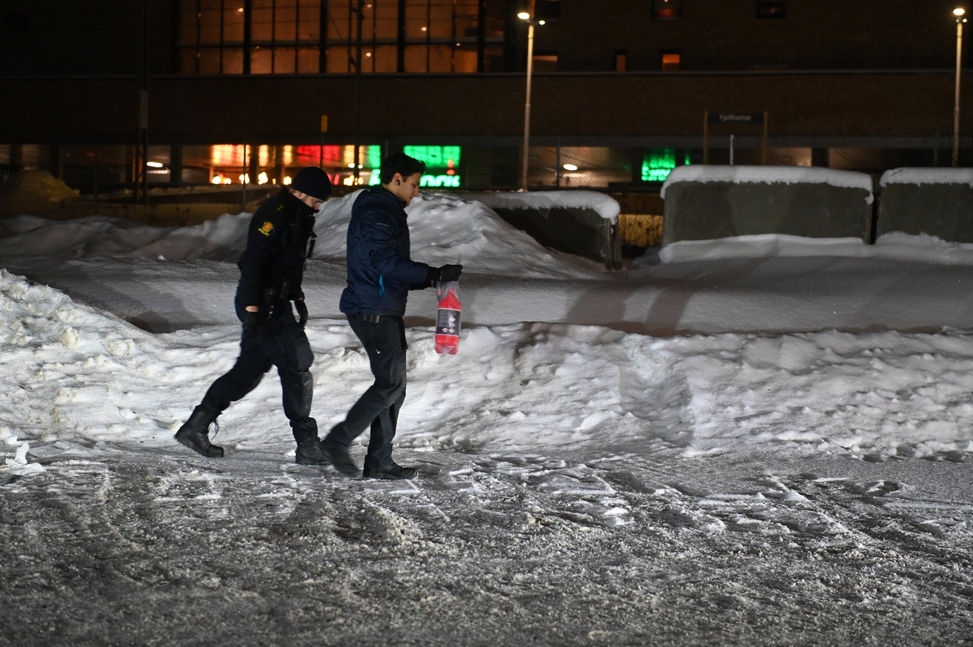 Politiet: Fant bensinkanne få meter fra brannstedet