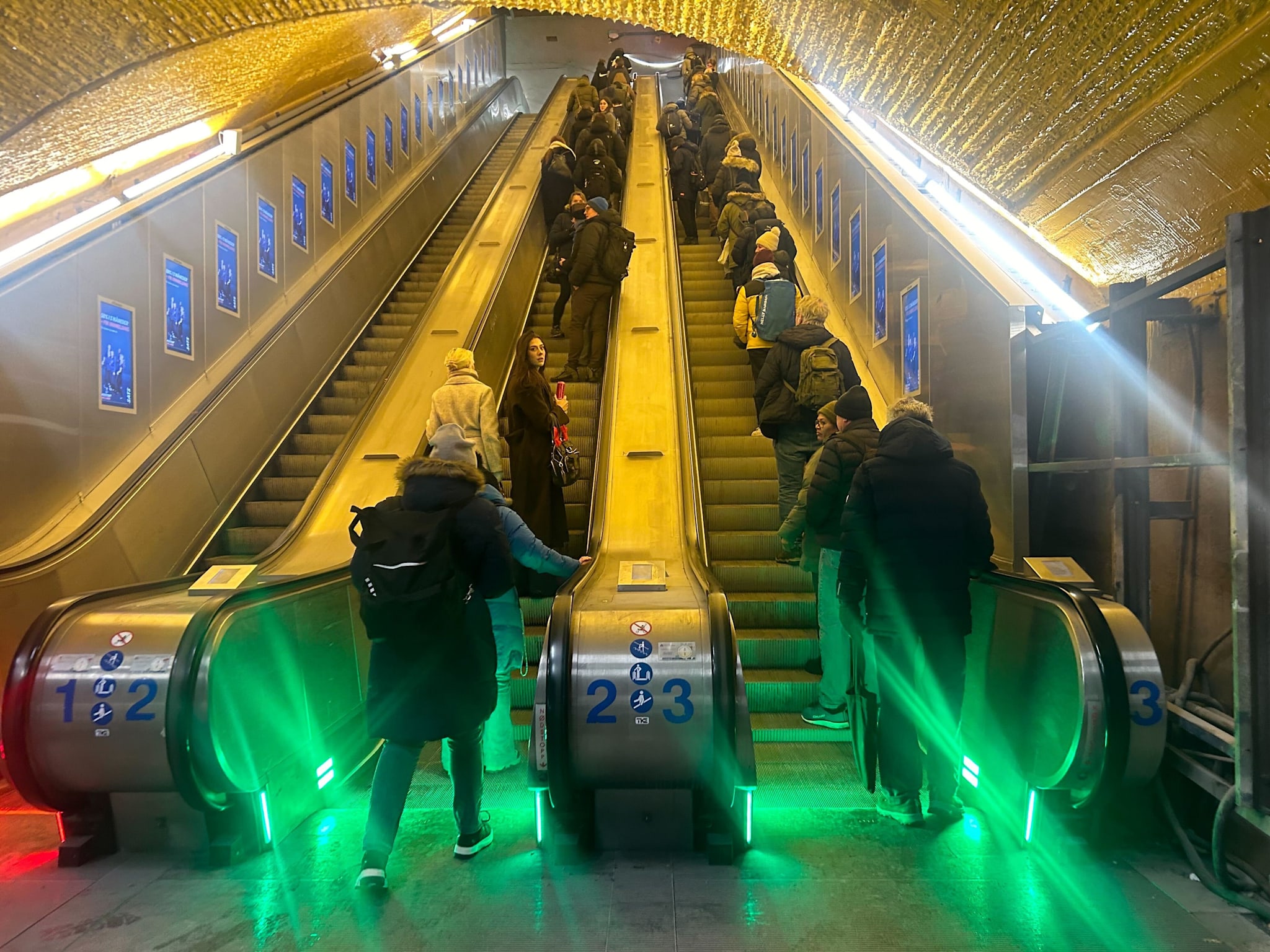 Brannalarmen utløst – Stortinget T-banestasjon ble evakuert