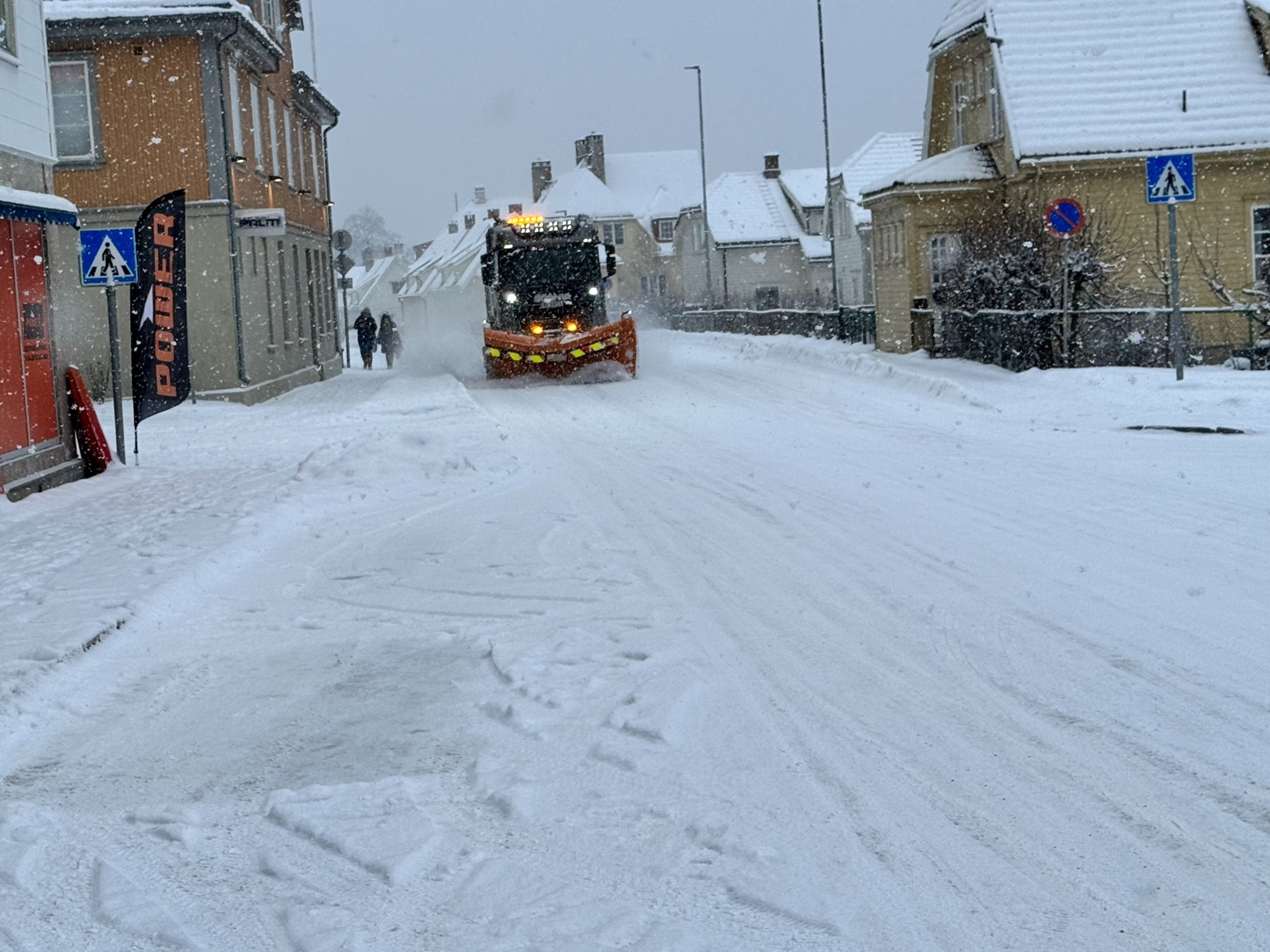 – Alle brøytebilene er ute på veiene nå!