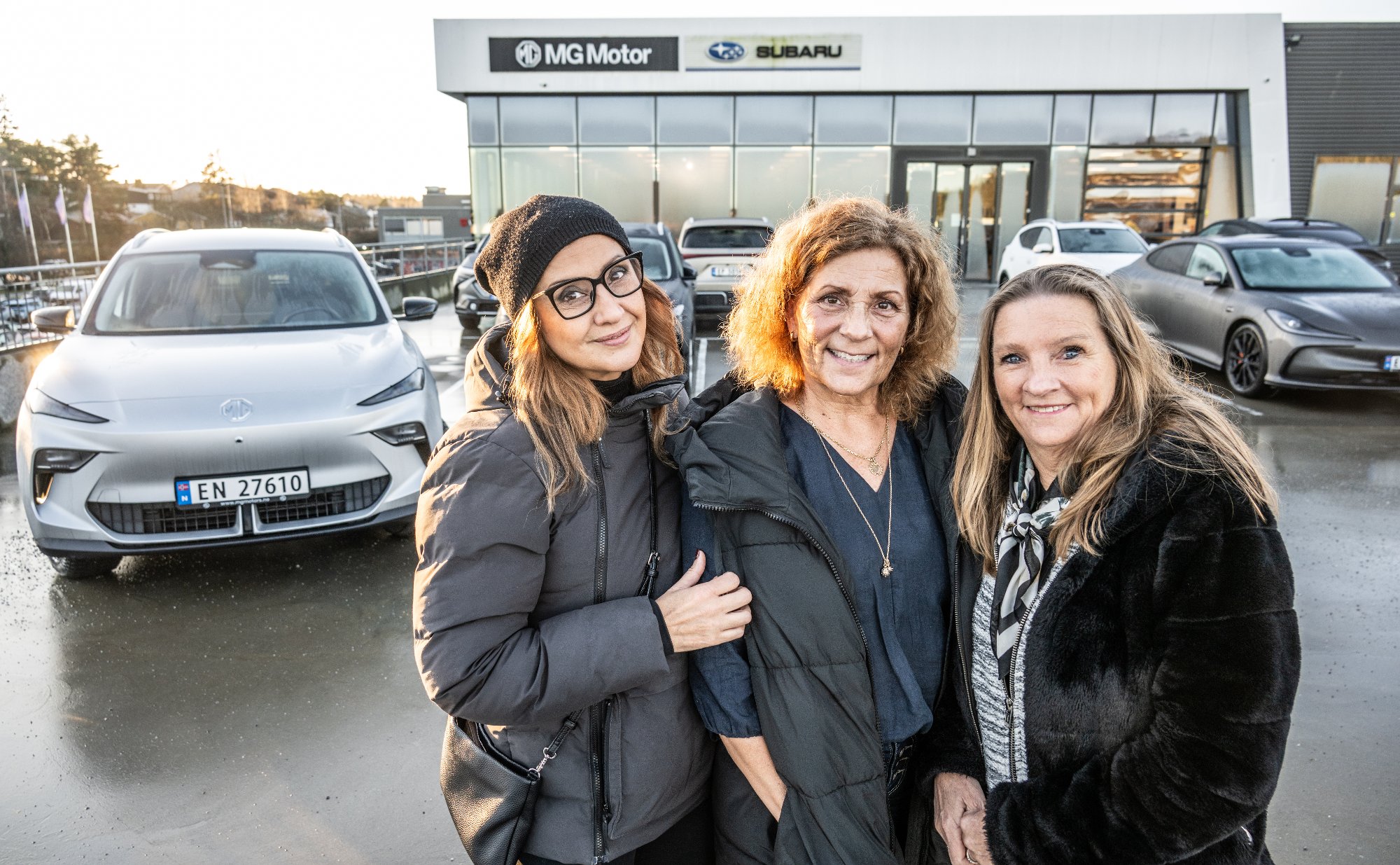 Venninnene kjøpte hver sin nye bil før momspåslaget kom