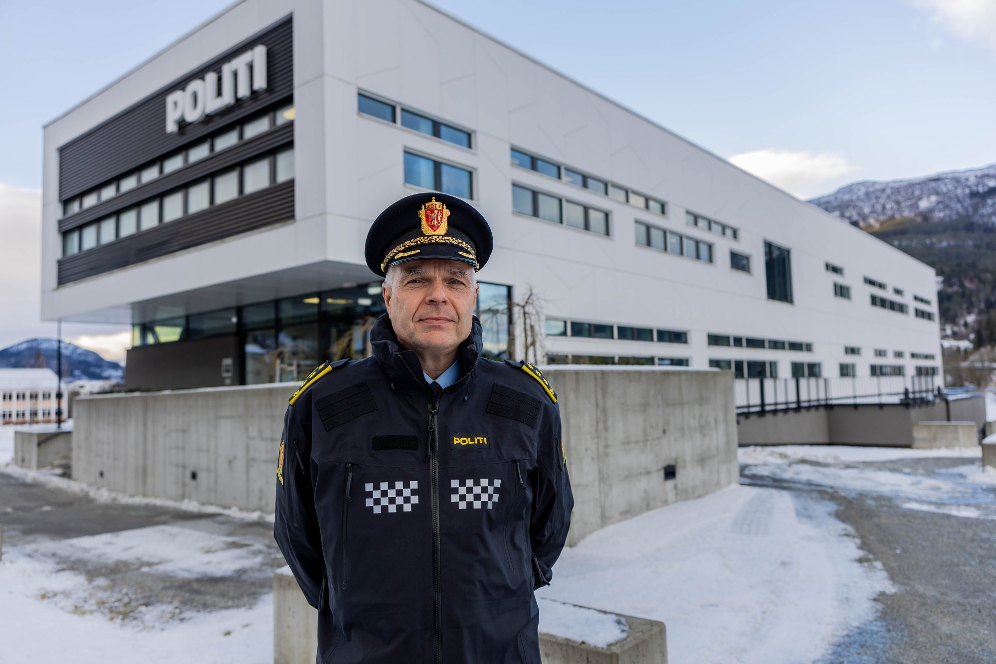 Har leia internasjonale fredsoperasjonar. No er Terje politisjef i Sunnfjord