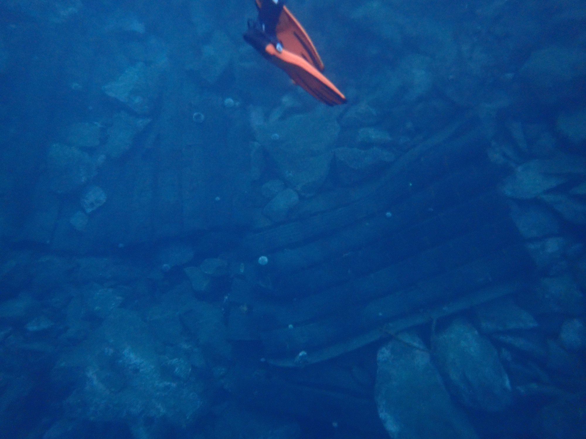 Fant søppel på svømmetur: Kommunen vil ha slutt på det