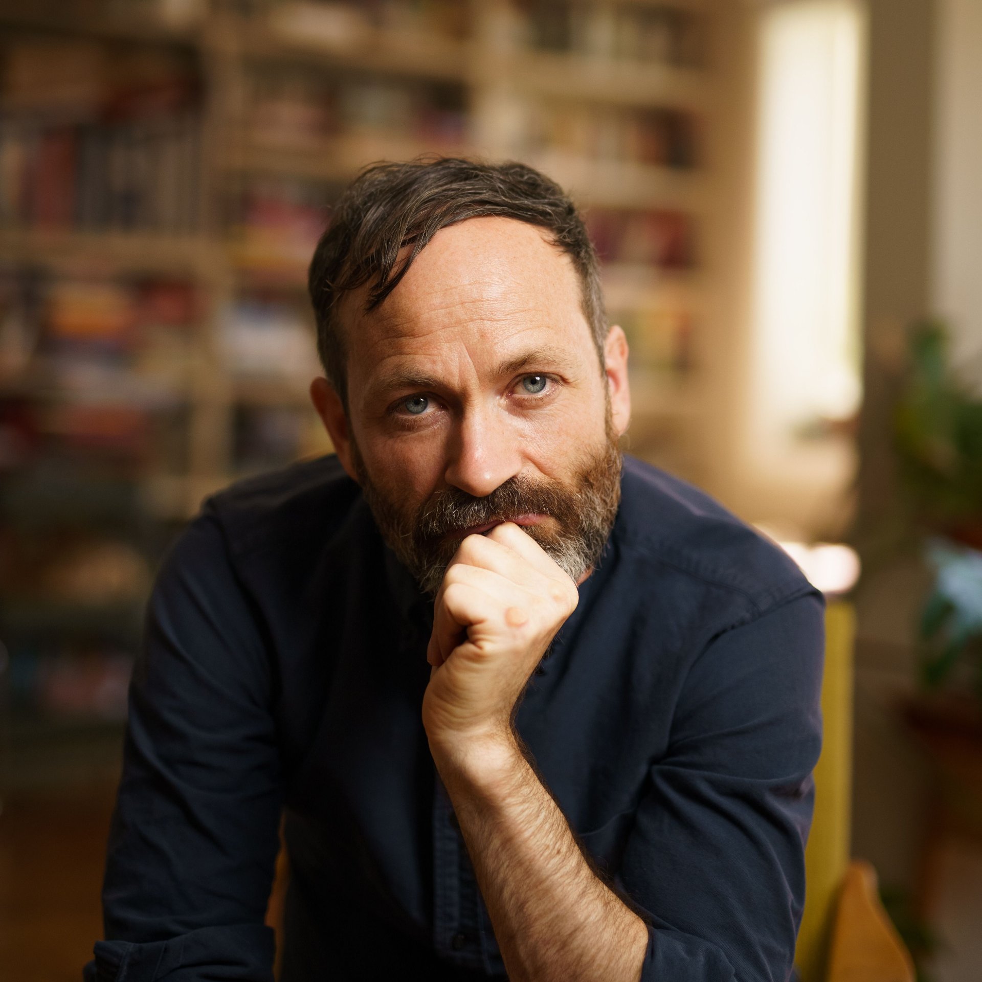 Skrev bok om massemorder: – Man kan si at avhørsteknikkene var egnet til å manipulere mennesker for å få fram en tilståelse