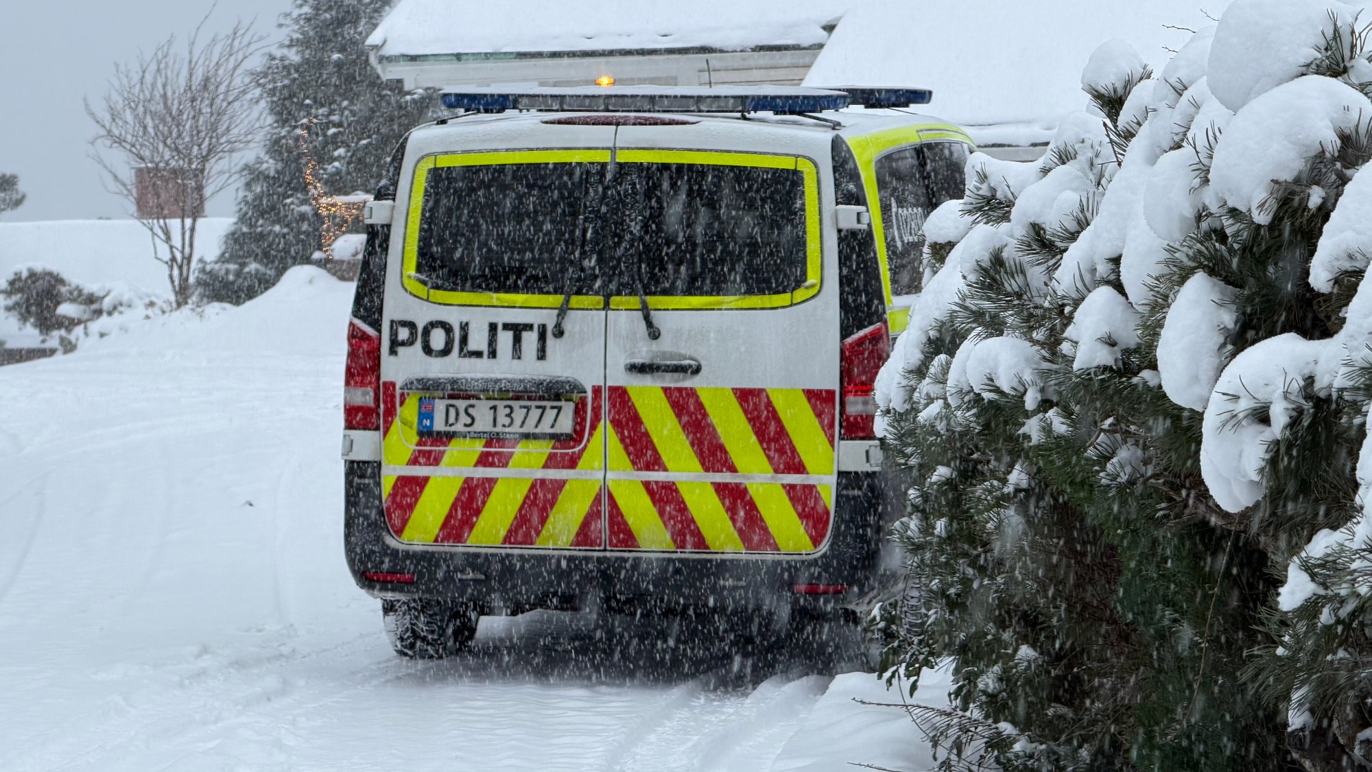 Politiaksjon i Drøbak: – Skader på huset